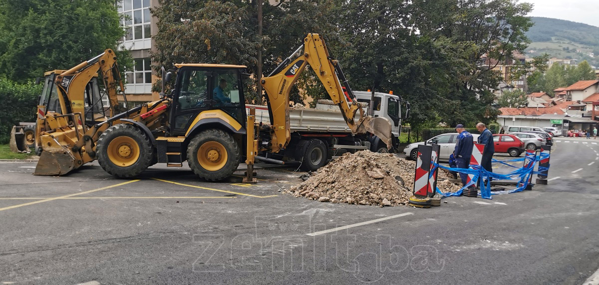 Pukla Vodovodna Cijev Mejdandzik Zenica