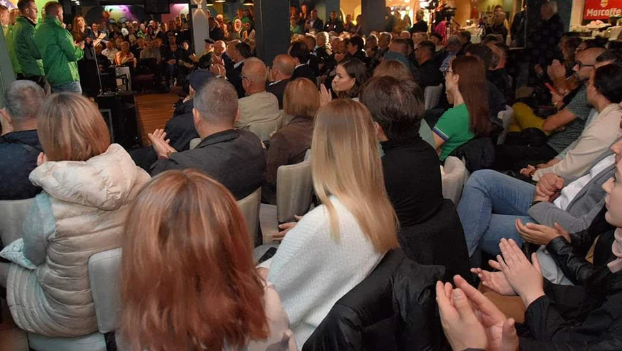 SDA Zenica: Predstavljen pobjednički tim SDA, predizborna euforija najava sigurne pobjede SDA SDA Skup Kino Zenica