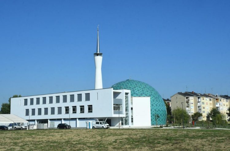 Završene posljednje pripreme za svečano otvaranje Islamskog centra u Sisku