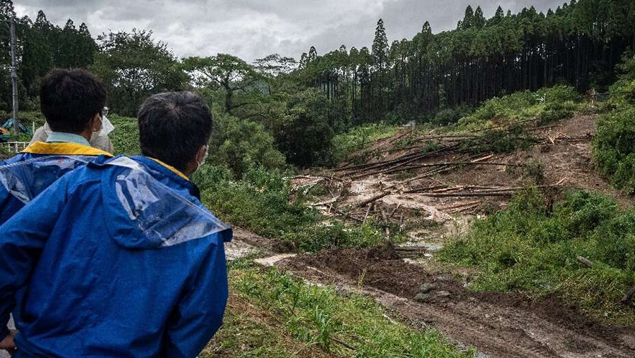 Najmanje dvije osobe izgubile život u naletu tajfuna u Japanu