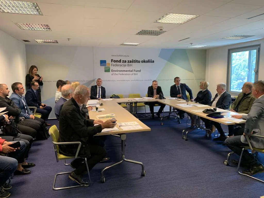 Fond za zaštitu okoliša FBiH potpisao ugovore vrijedne 2,75 miliona KM Fond Za Zastitu Okolisa