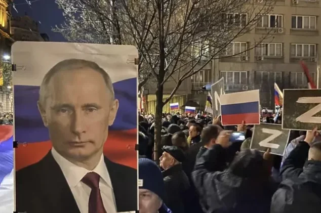 Guardian smatra da Srpska krajnja desnica ima podršku Rusije da izazove probleme na Balkanu Putin