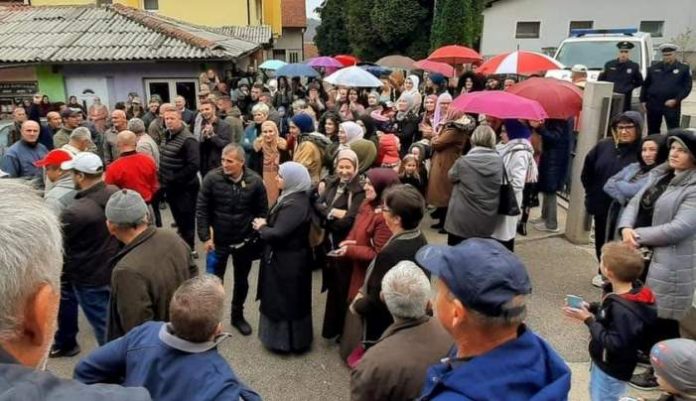 Protesti Stanovnika Zeljeznog Polja