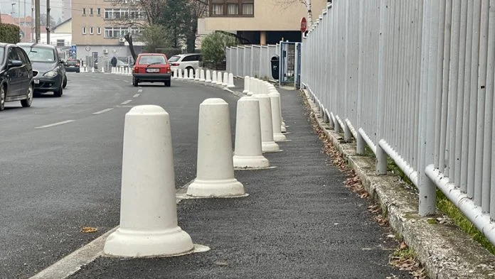 Cunjevi Na Trotoaru Zenica