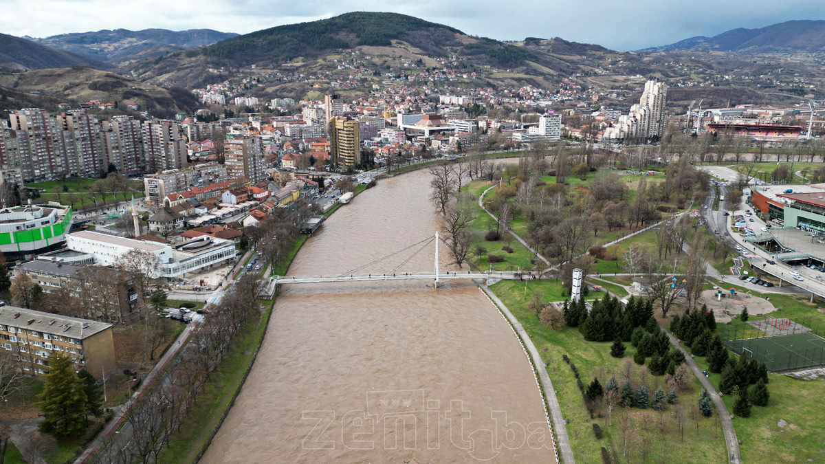 Grad Zenica Rijeka Bosna U Porastu