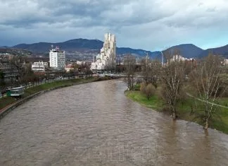 Grad Zenica Rijeka Bosna U Porastu