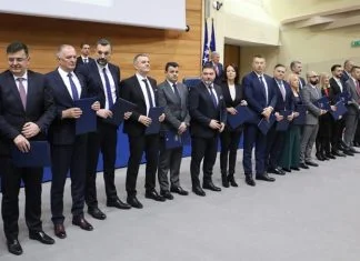 BiH dobila novo Vijeće ministara, državnu vlast sada čini SNSD, HDZ, SDP, NiP, NS, DNS… Novoizabrano Vijeće Ministara