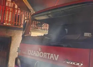 U zeničkom naselju sinoć gorila kuća, jedna osoba povrijeđena Požar Na Kući
