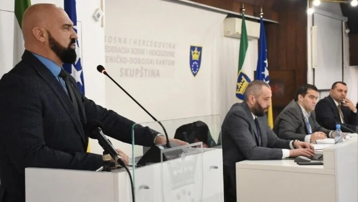 Isak: Pojednostaviti procedure dobijanja dozvola za nošenje vatrenog oružja članovima lovačkih društava