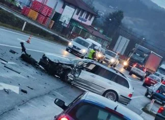 Saobraćajna nesreća na M-17, učestvovala dva putnička vozila Saobraćajna Nesreca