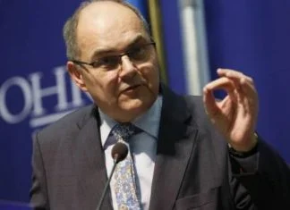 Schmidt rješenje državne imovine vidi u raspodjeli između države i entiteta Schmidt