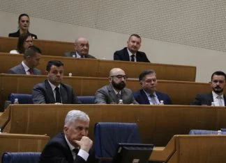 Žestoka rasprava o kandidatima za ministre i zamjenike, spominjani divlji fakulteti, Kaligulin konj, upitne sigurnosne provjere Zastupnici Parlamenta FBiH