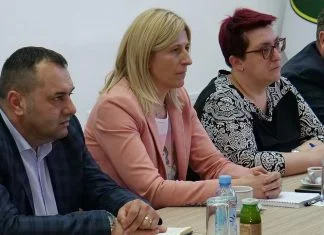 Vlada ZDK na čelu s premijerkom Amrom Mehmedić posjetila Općinu Tešanj Premijerka Mehmedić Posjeta Tešnju