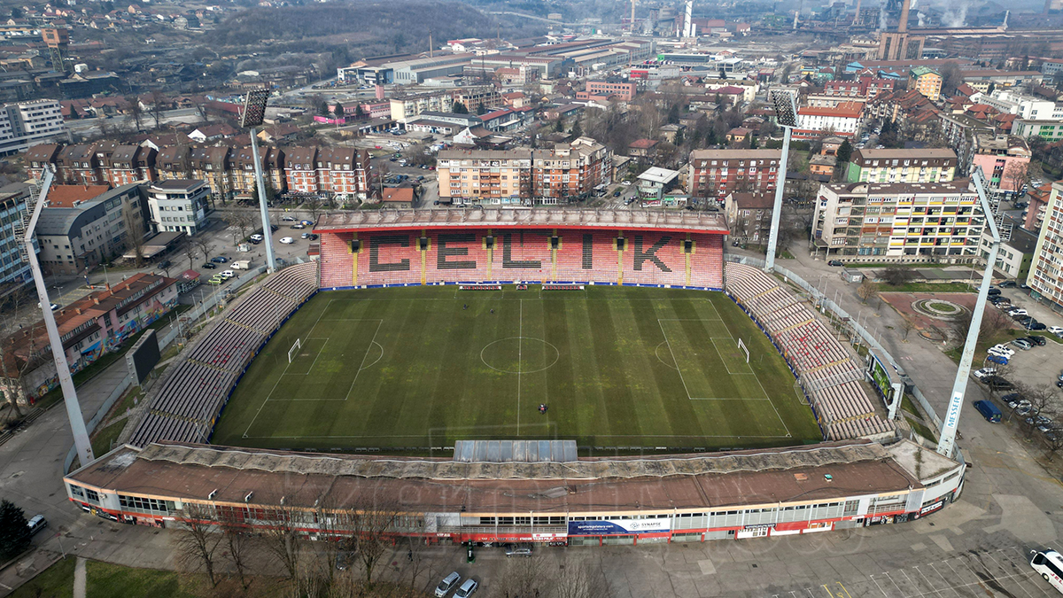 Stadion Bilino polje, Čelik