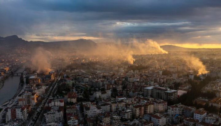 Broj mrtvih u Turskoj i Siriji veći od 11.000, tlo se i dalje trese