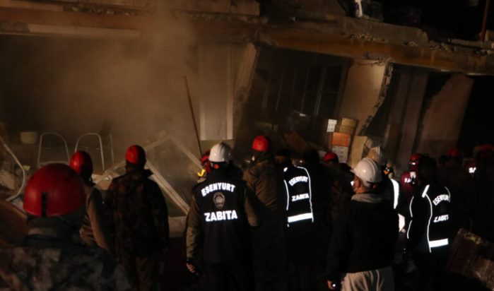 Urušena Zgrada Nakon Novih Zemljotresa U Hatayu