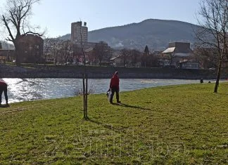 Clanovi Udruzenja Vedro Zenica U Akciji Ciscenja Smeca Na Kamberovica Polju