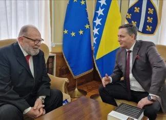 Denis Bećirović odao priznanje Stjepanu Kljuiću Denis Bećirović I Stjepan Kljuić