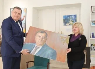 Dodiku u Trebinju za rođendan poklonjena slika njegovog portreta sa RS-om kao dijelom Srbije Milorad Dodik