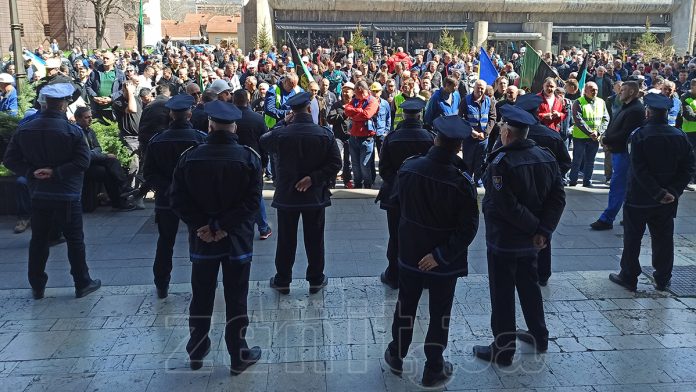 Policija MUP ZDK Protesti Rudara