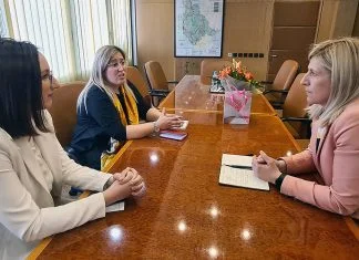 Premijerka Mehmedić razgovarala sa predstavnicama Lokalne fondacije Zenica Premijerka Mehmedić Razgovarala Sa Predstavnicama Lokalne Fondacije Zenica