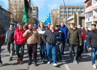 Rudari krenuli u blokadu Zenice uz poruku: Fudo lopove (VIDEO) Rudari Protest