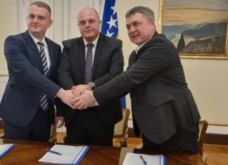 SDA, DF i NES potpisali sporazum za USK, podršku obećala i Stranka za BiH SDA DF I NES Potpisali Sporazum Za USK