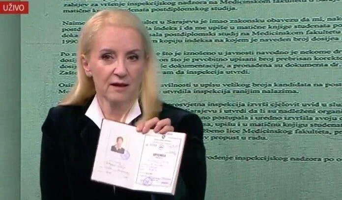 Sebija Izetbegović Sa Indeksom