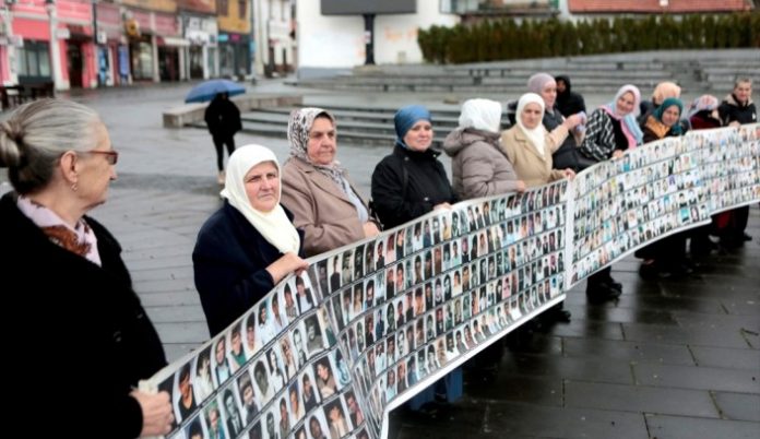 Tuzla, Mirno Okupljanje Majki Srebrenice