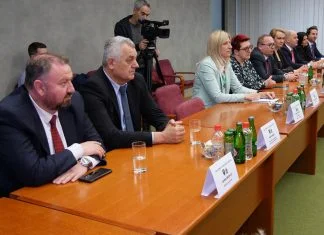 Članovi Vlade ZDK na čelu s premijerkom Mehmedić posjetili Općinu Kakanj (FOTO) Vlada ZDK U Posjeti Kaknju