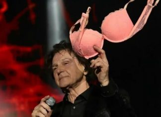 Zdravko Čolić S Grudnjakom U Ruci