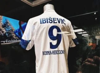 Reprezentativni dres Vedada Ibiševića u muzeju u St. Louisu Dres Vedada Ibiševića