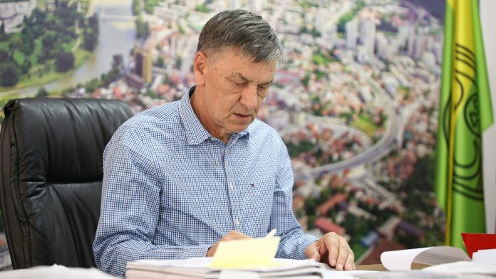 Gradonacelnik Kasumovic Potpisao Zakljucak Sa NK Celik