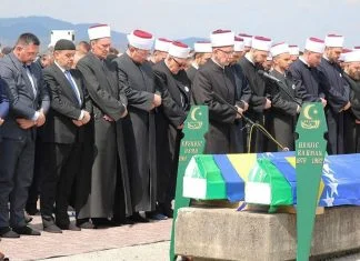 Klanjana 19. kolektivna dženaza u Vlasenici (FOTO) Klanjana 19. Kolektivna Dzenaza U Vlasenici