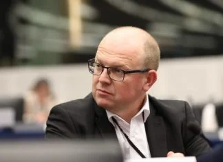 Grošelj: Schmidt nastavlja kratkovidnu politiku, međunarodna zajednica ponavlja greške Klemen Grošelj