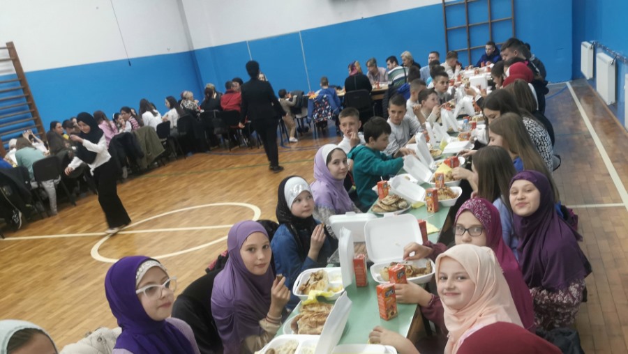 Zajednički iftar OŠ Enver Čolaković