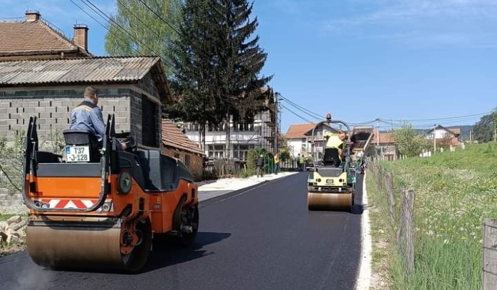 U toku radovi na sanaciji ceste u naselju Varda