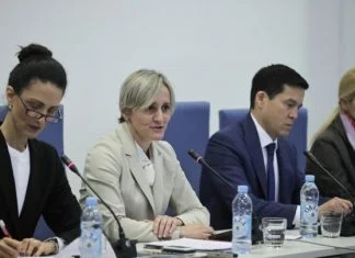 MMF preporučio povećanje kamatnih stopa u Bosni i Hercegovini Delegacija MMF A