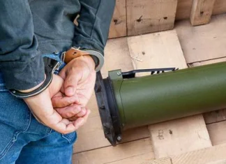 25-godišnjak u Srbiji raketnim bacačem ispalio projektil i srušio zgradu Hapšenje