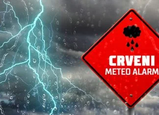 Slovenija izdala crveno upozorenje, najavljene obilne padavine Kisa, Crveni Meteoalarm