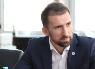 Ministar Adnan Delic