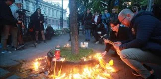 Paljenje Svijeća U Spomen Na Nastradale U Pucnjavi
