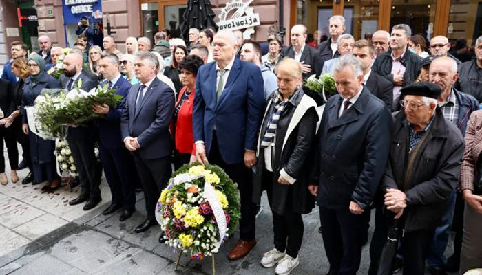 Polaganje Cvijeca Stradalim U Fehradiji