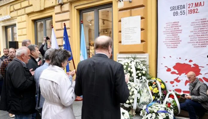 Polaganje Cvijeca Stradalim U Ulici Ferhadija