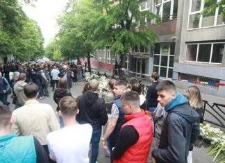 Prosvjetni radnici iz Srbije traže zabranu emitovanja rijalitija Prosvjetni Radnici Iz Srbije Traže Zabranu Emitovanja Rijalitija