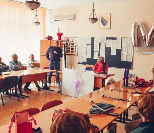 U Zenici Okupljanje Bivsih Ucenika Skole Nikola Tesla