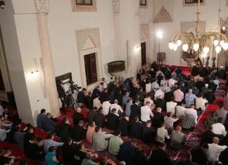 Klanjan bajram-namaz u Gazi Husrev-begovoj džamiji u Sarajevu (FOTO) Bajram Namaz Sarajevo