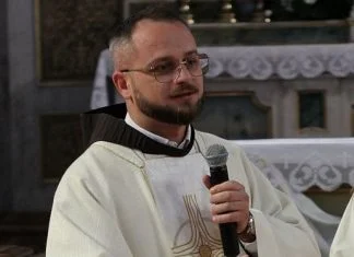 Zločinca Kordića mladi fratar u Busovači prozvao pred hiljadama vjernika Mario Katušić