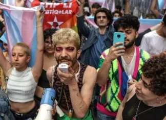 U Istanbulu uprkos zabrani održana “Parada ponosa” Parada Ponosa U Istanbulu