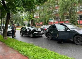 Saobraćajna na Bulevaru kod Prve gimnazije u Zenici (FOTO) Saobraćajna Nezgoda